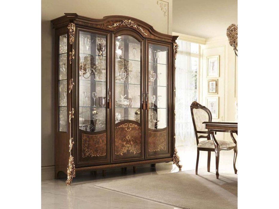 витрина 3-х дверная, Arredo Classic: "Sinfonia" (орех, золото)